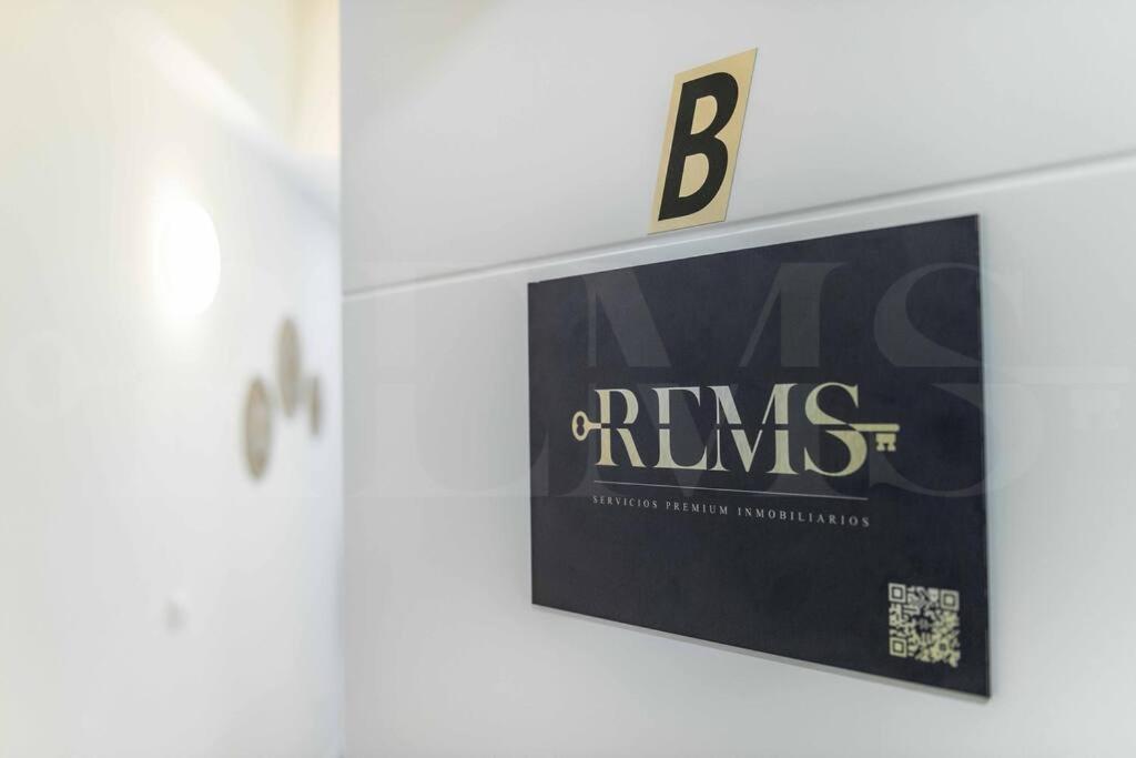Authentic Minimalistic Studio Near La Union By Rems มาลากา ภายนอก รูปภาพ