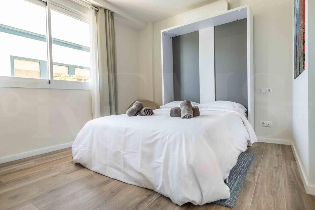 Authentic Minimalistic Studio Near La Union By Rems มาลากา ภายนอก รูปภาพ